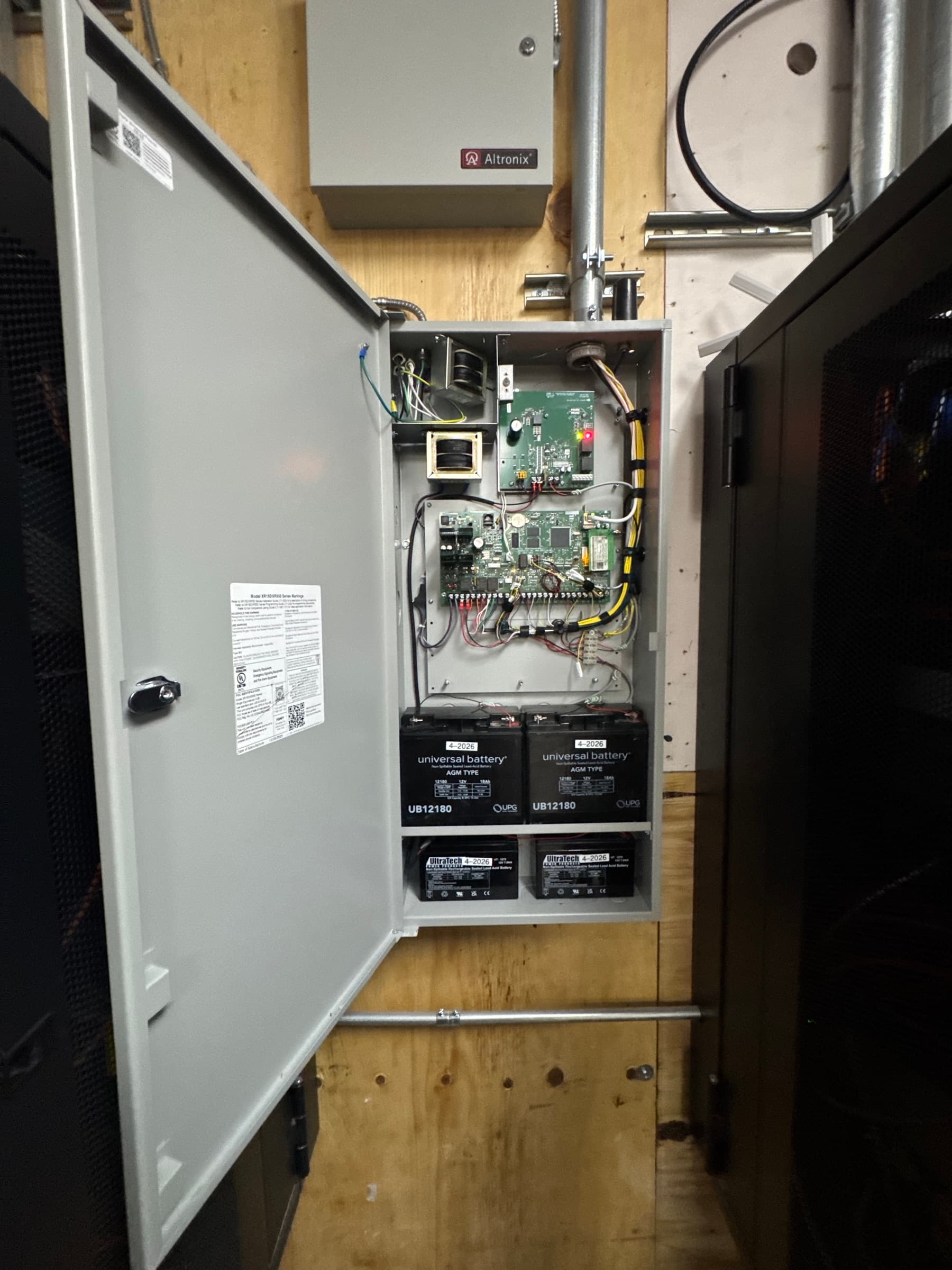 Commercial access control panel supporting managed door access